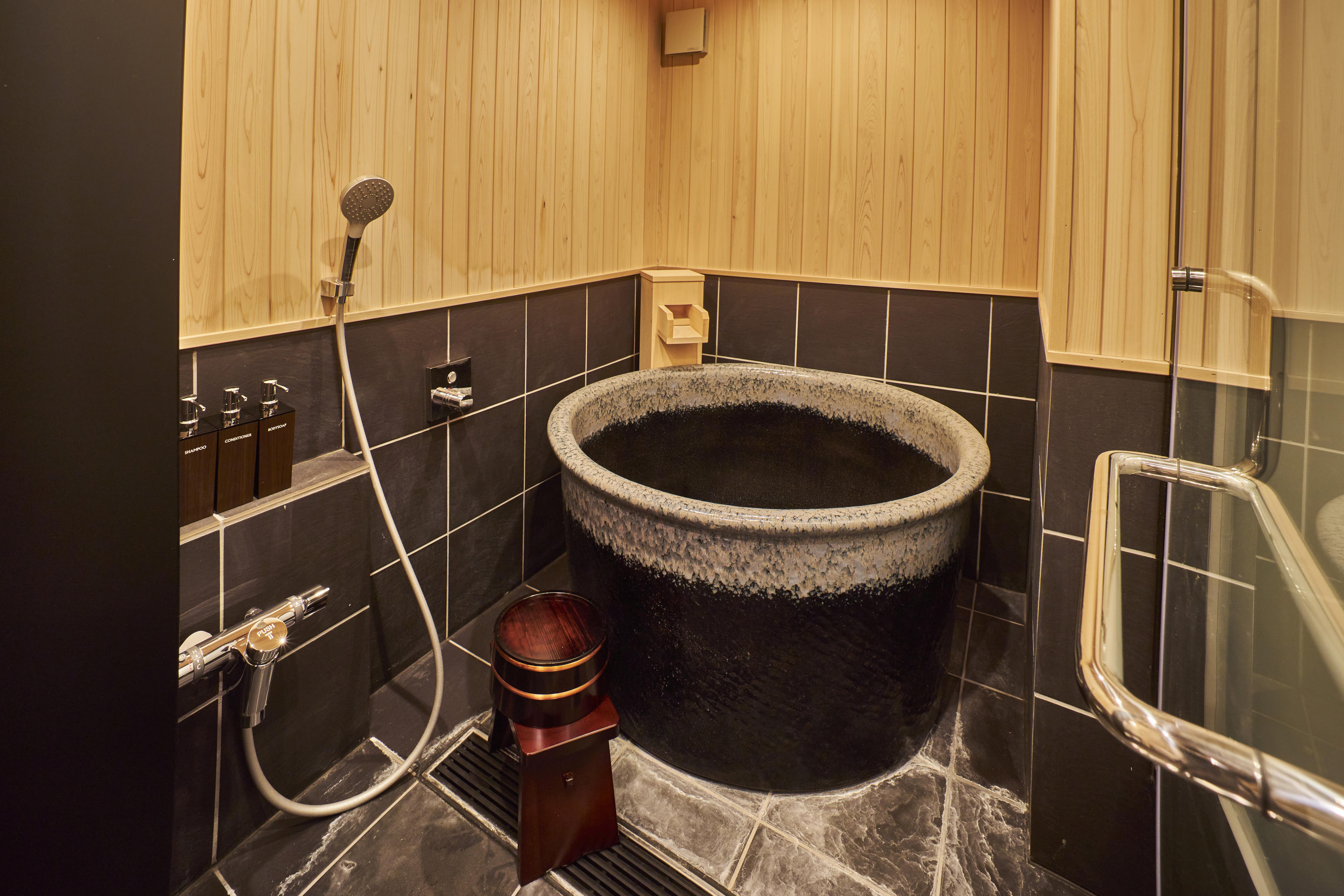 SAKE Bar Hotel浅草スーペリアツインルーム専用バスルーム付