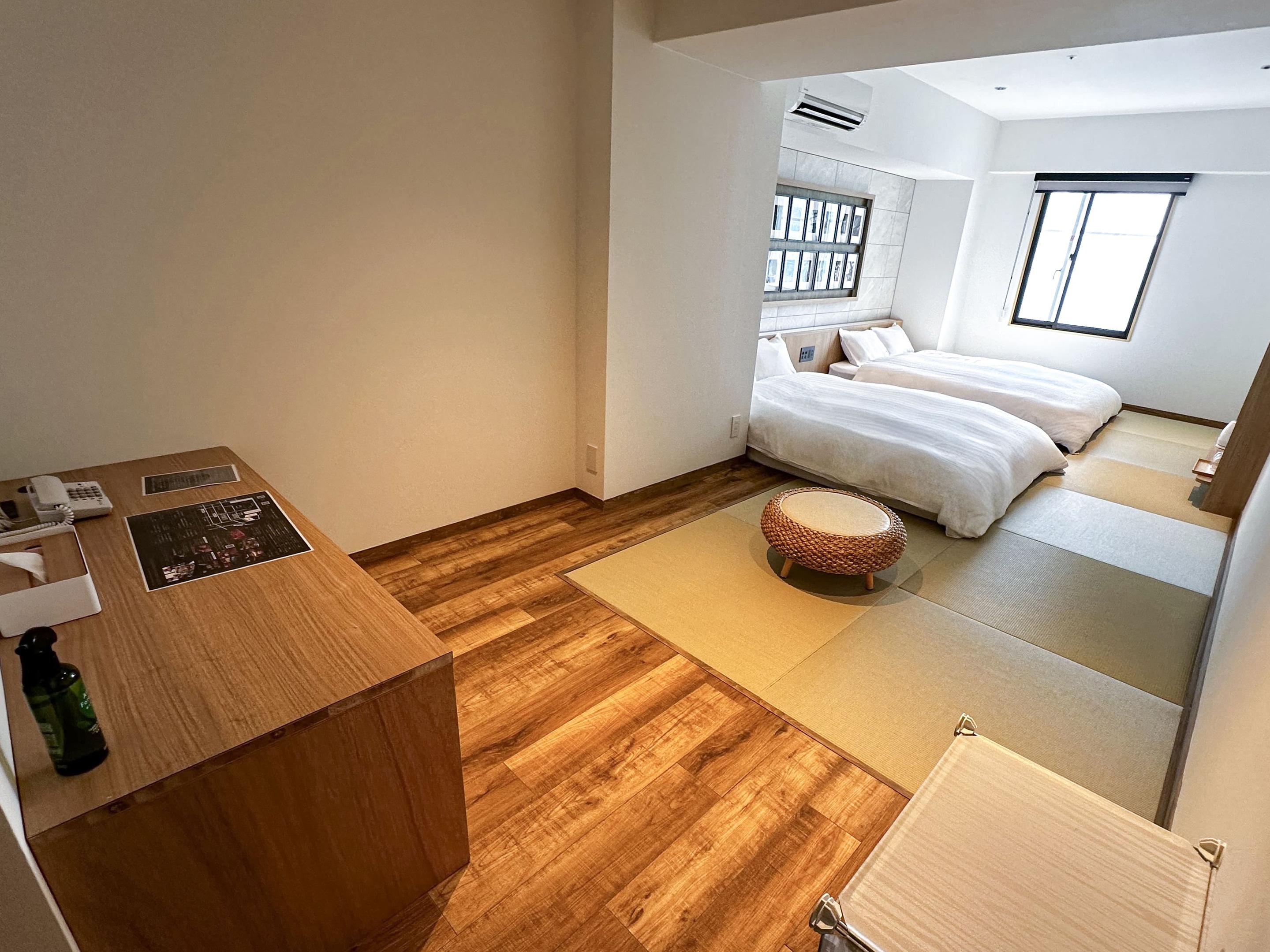 Kobe PortTower HotelTwin Room Suite Non-Smoking