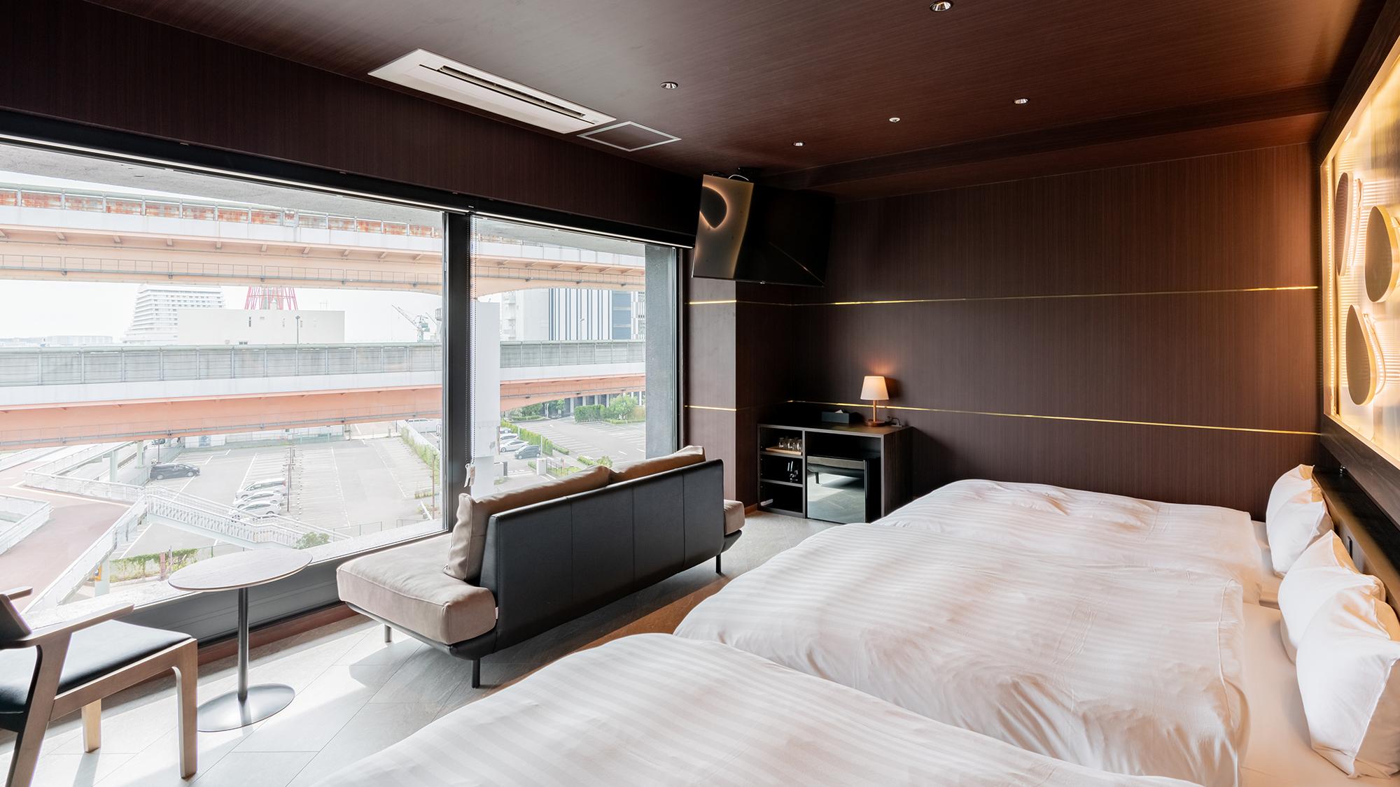 Kobe PortTower HotelTriple Room Suite Non-Smoking