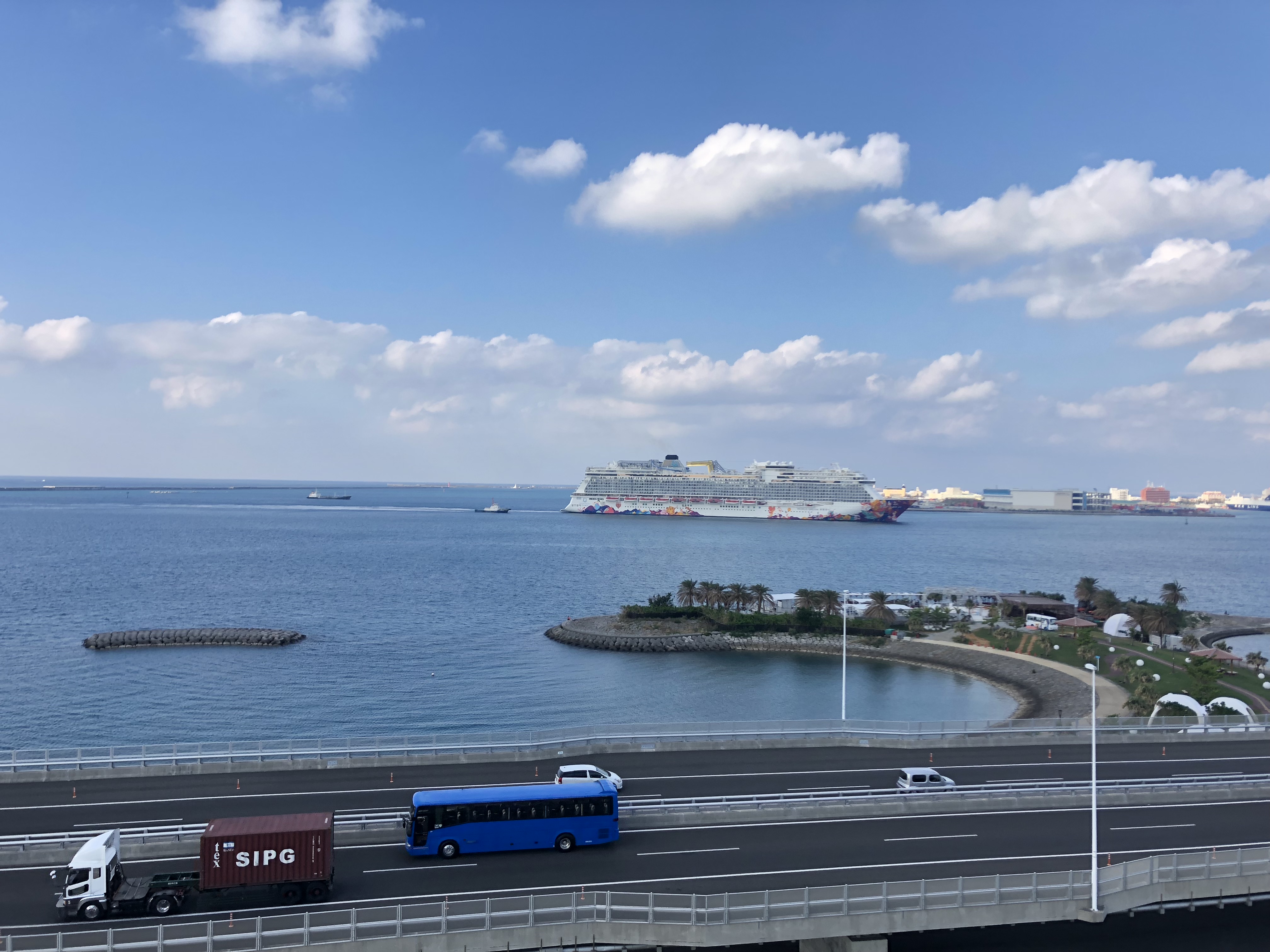 那覇ビーチサイドホテル【海が見えるお部屋】ダブルルーム（禁煙）