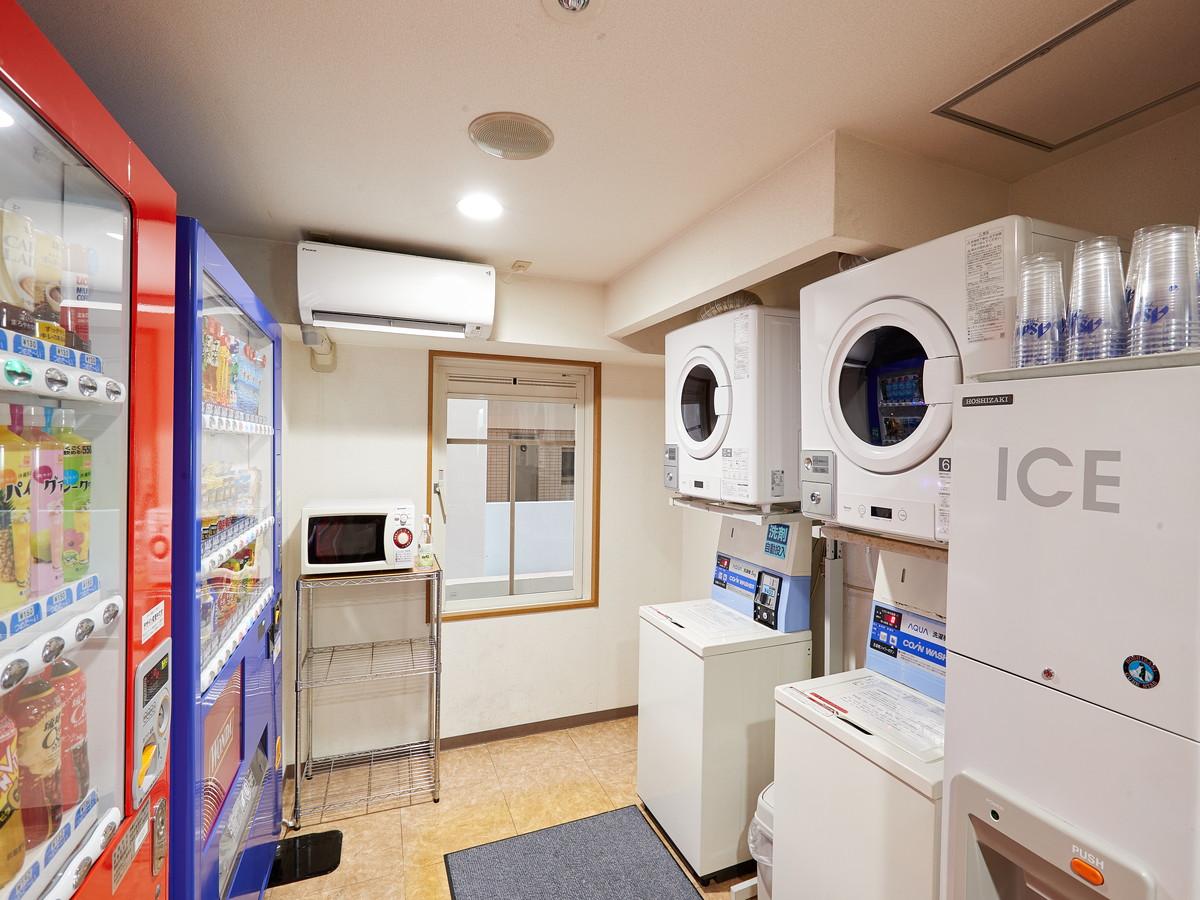【コインランドリー室】コインランドリーには洗濯機・乾燥機をご用意しております。