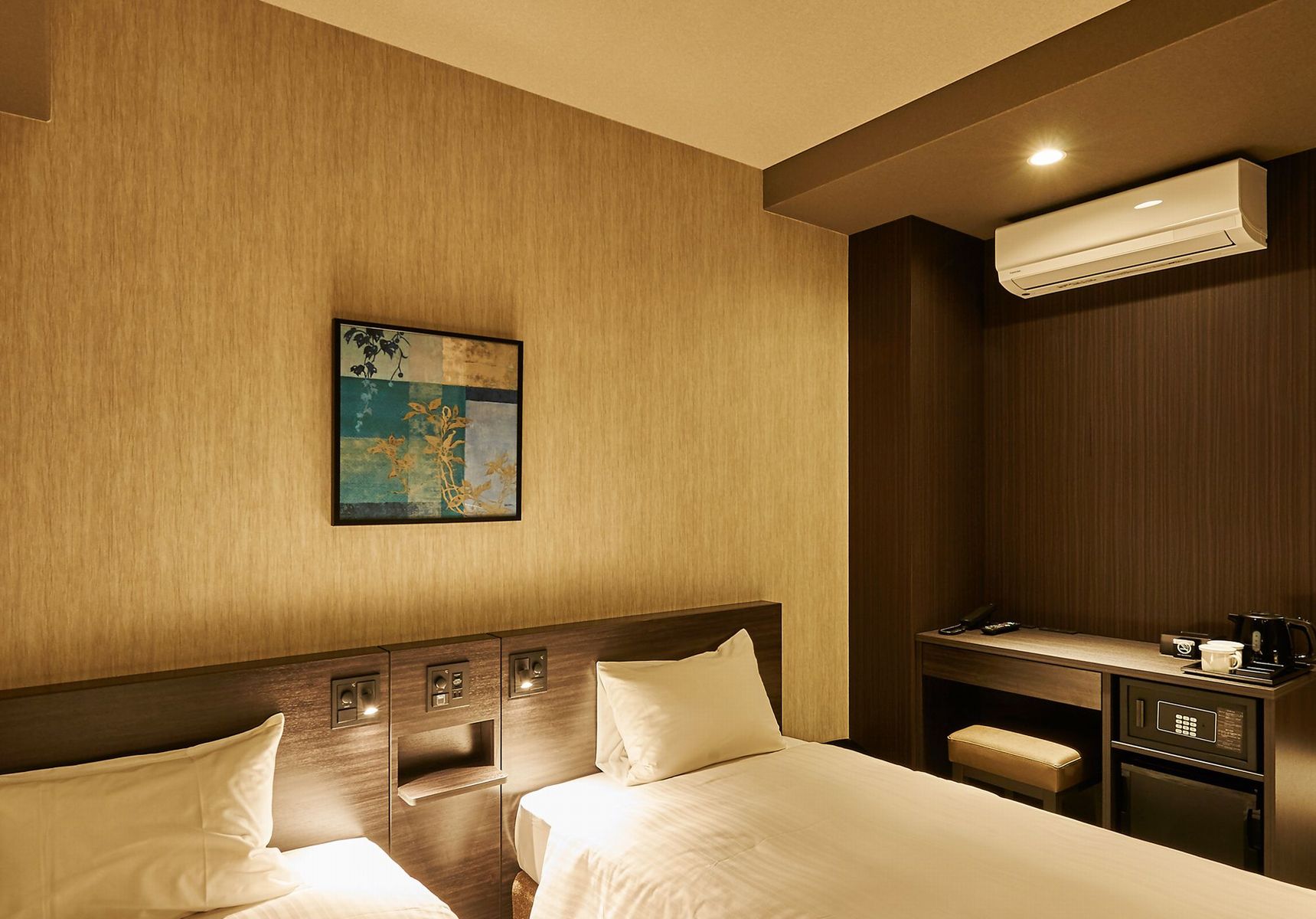 Welina Hotel 中之島 EAST【禁煙】ツインルーム～高品質なベッドで心地よい眠りを～