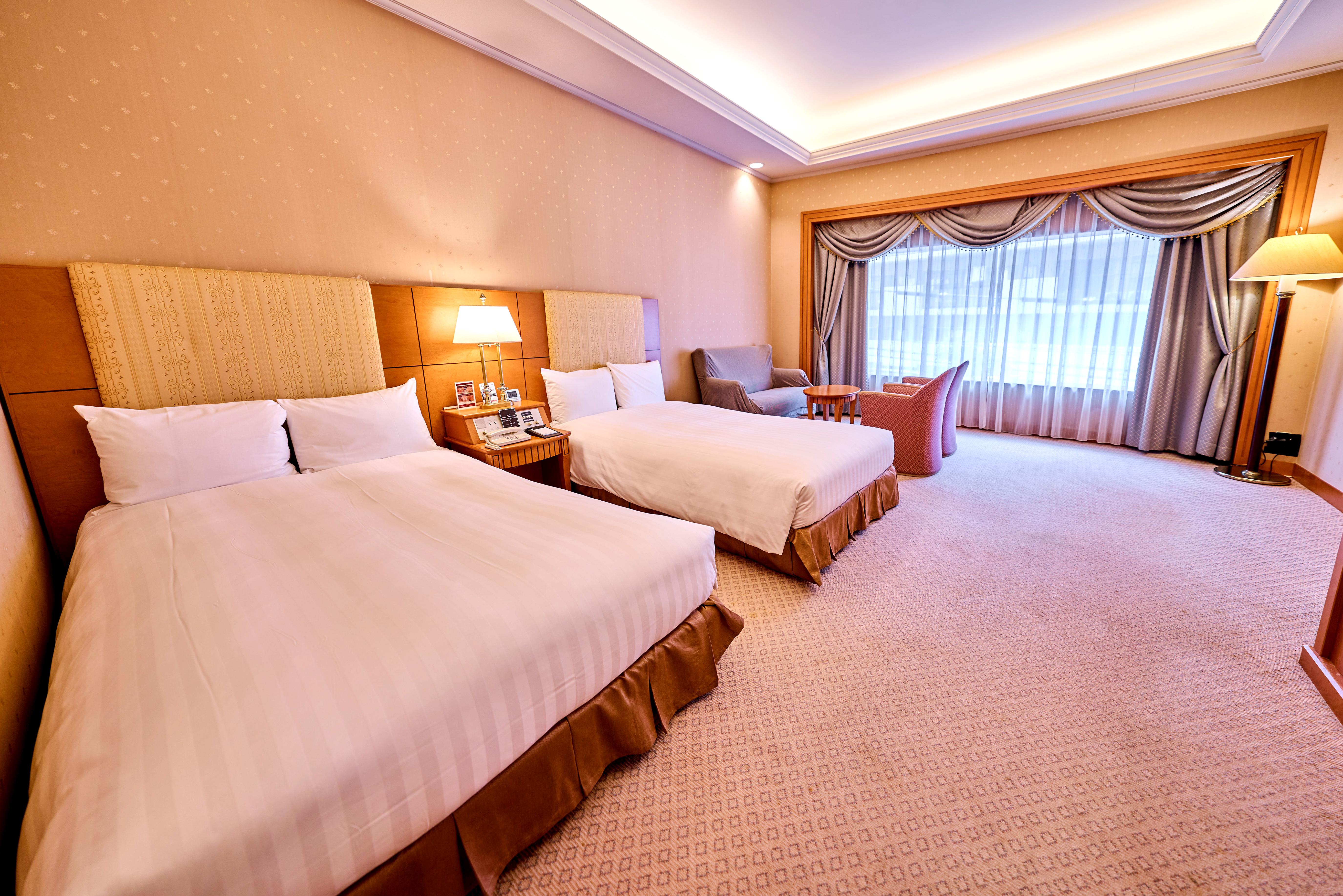Smile Hotel Tokyo NishikasaiTwin Room Deluxe Non-Smoking
