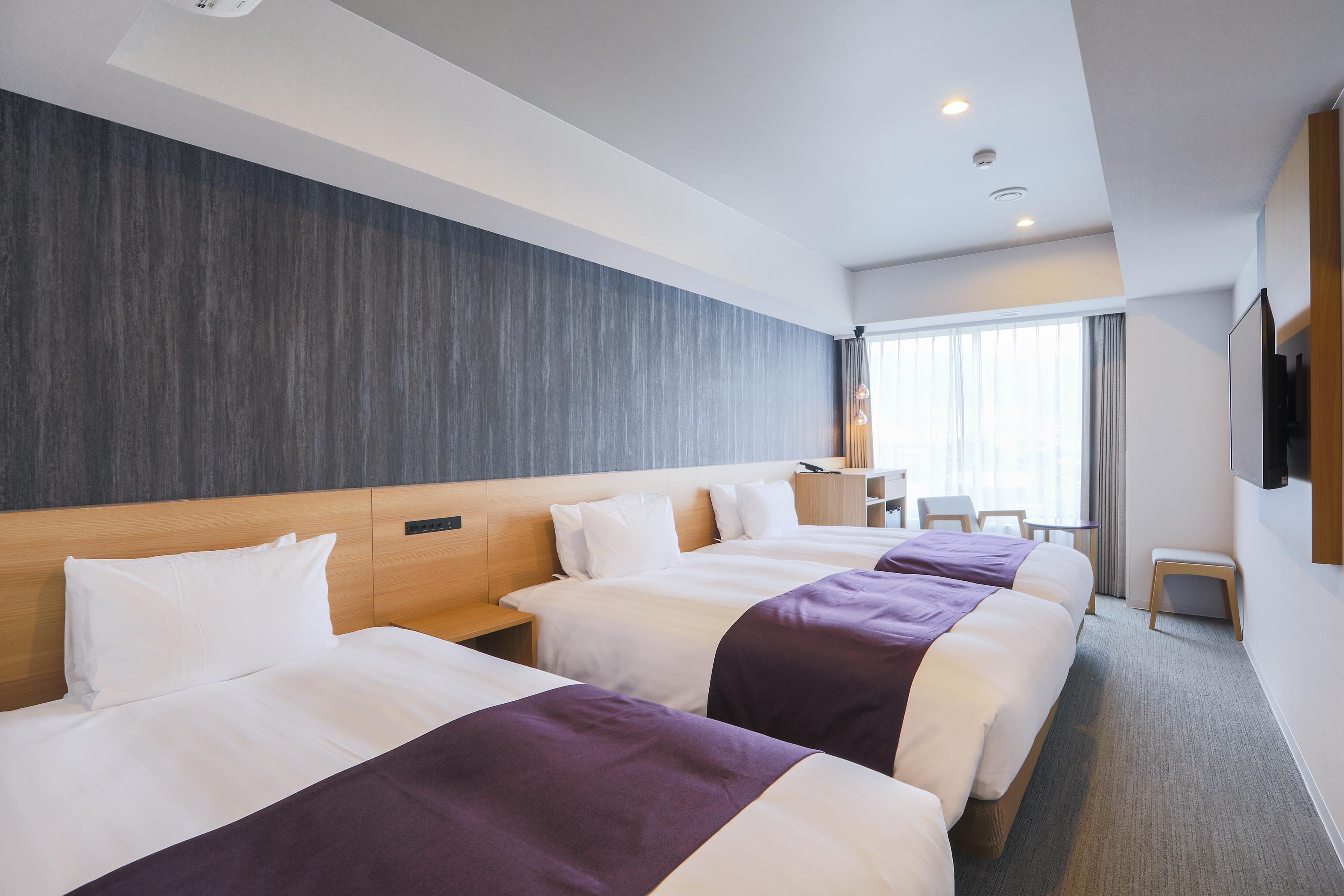 KOKO HOTEL 京都三条【禁煙】スタンダードトリプル／22～23平米／120cm幅×3台