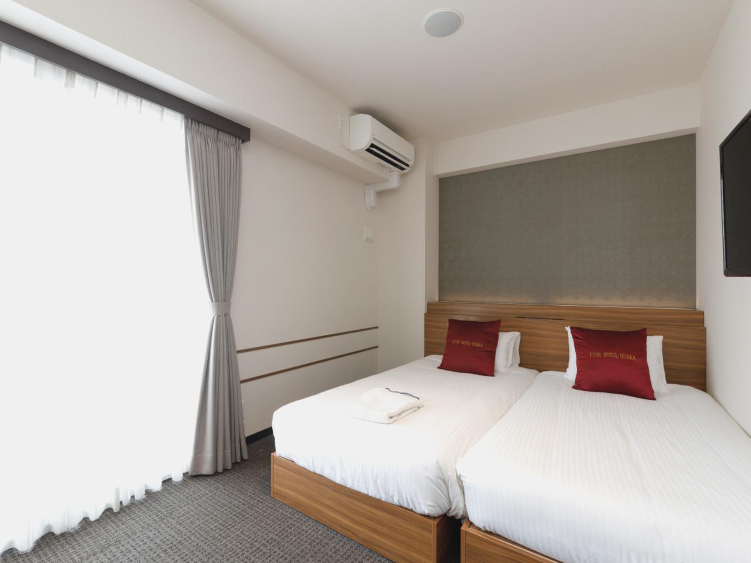 FIVE HOTEL OSAKAシングルルーム【禁煙】110cmベッド×2台