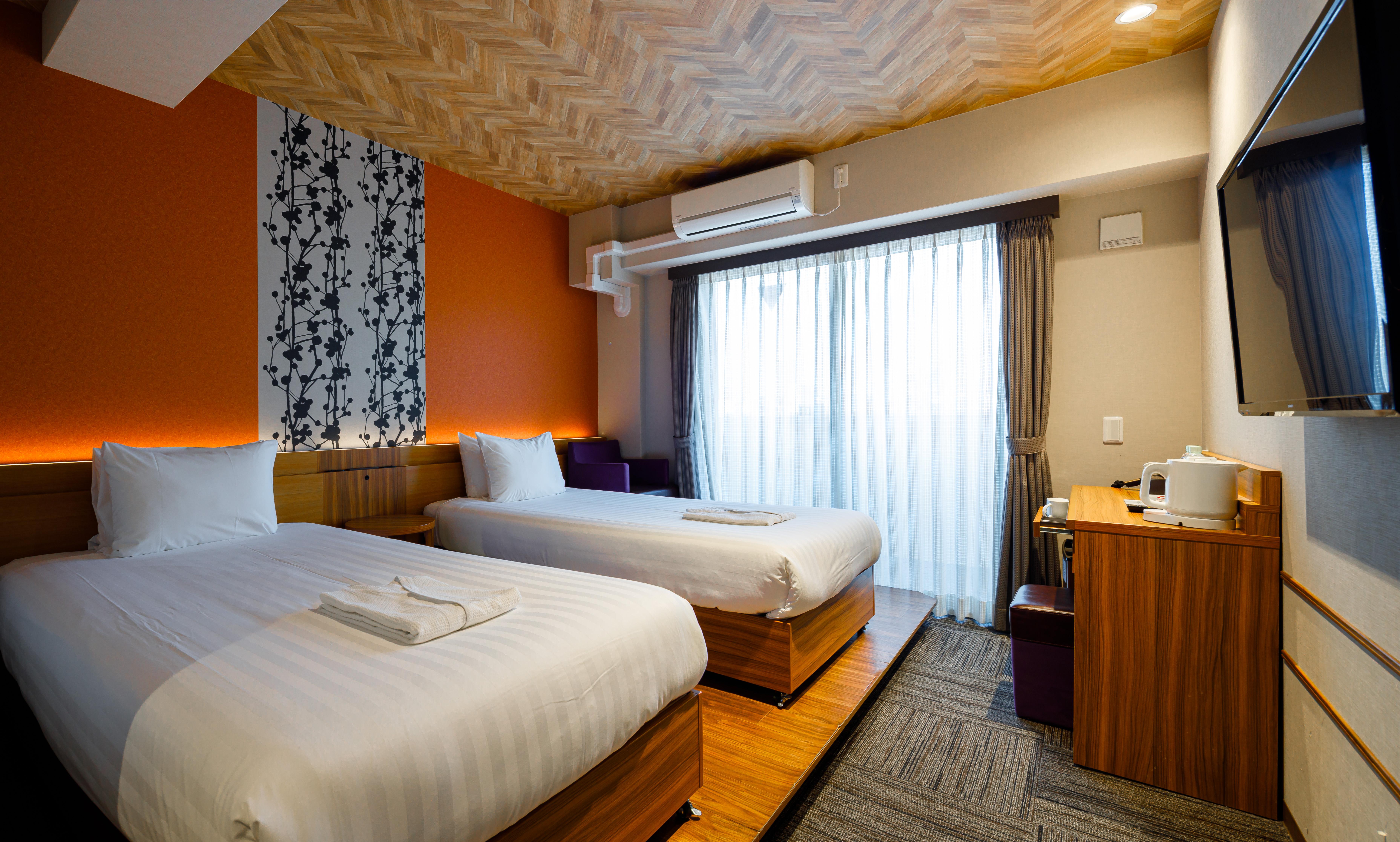 FIVE HOTEL OSAKAデラックスツインルーム【禁煙】110cmベッド×2台